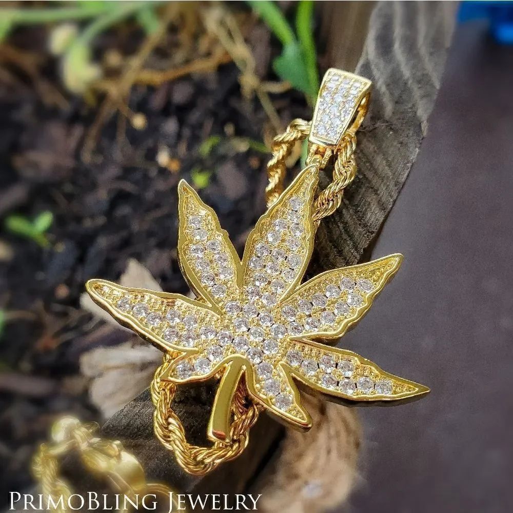 Iced Out Flower Necklace  - Picture 3 of 3